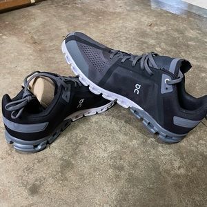 New in box Mens 13 wide On Cloudflow.